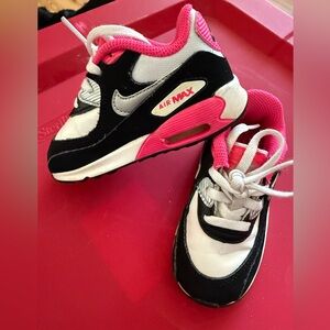 Nike Air Max 90 Leather toddler shoes, anthracite, white, and hyper pink Sz. 6C